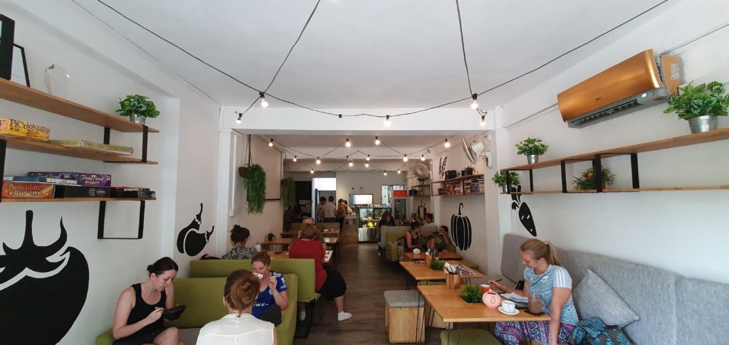 nourish cafe yangon